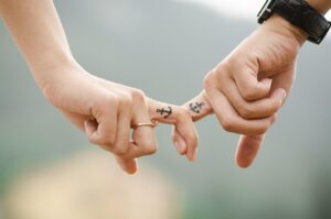 アイクリームに含まれるレチノールの効果とは？