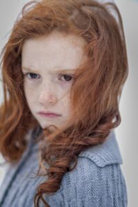美顔器を使ってシミやそばかすを効果的に改善する方法は？